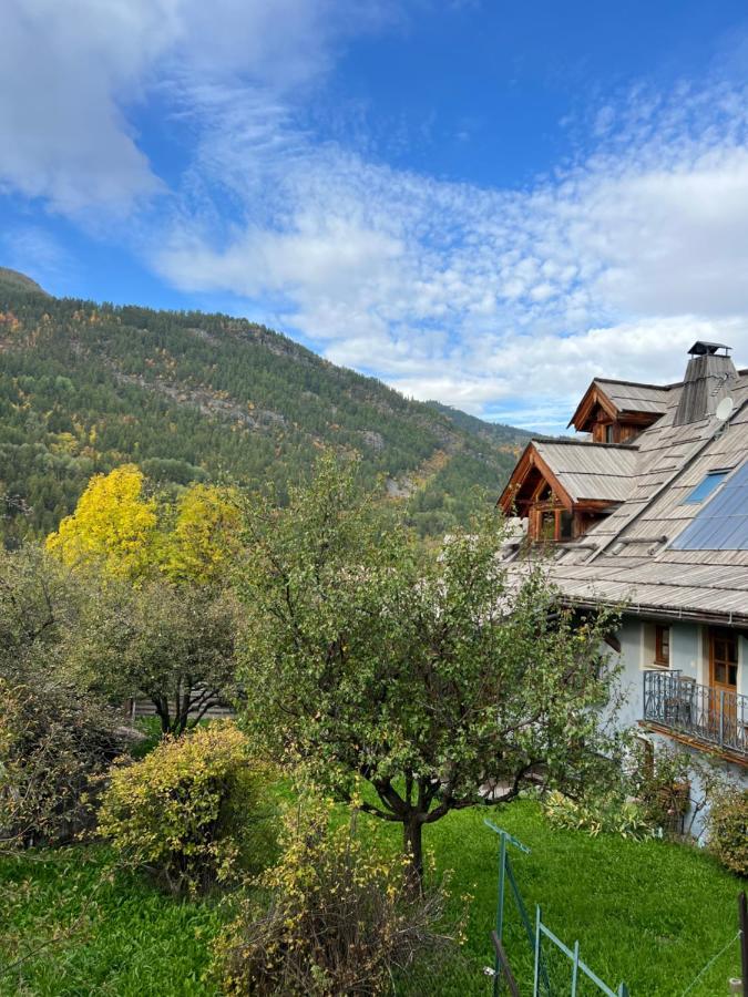 Bel appartement 8 personnes à Saint Chaffrey Esterno foto